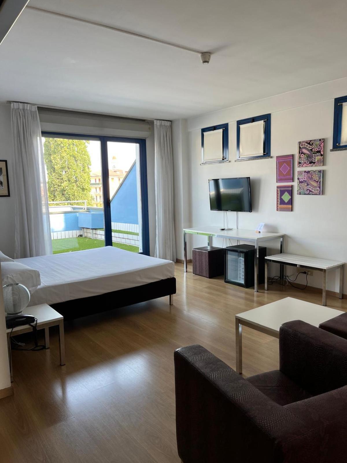 Park Hotel Residence Крема Экстерьер фото