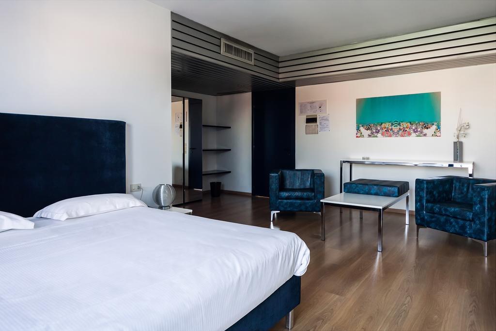 Park Hotel Residence Крема Экстерьер фото