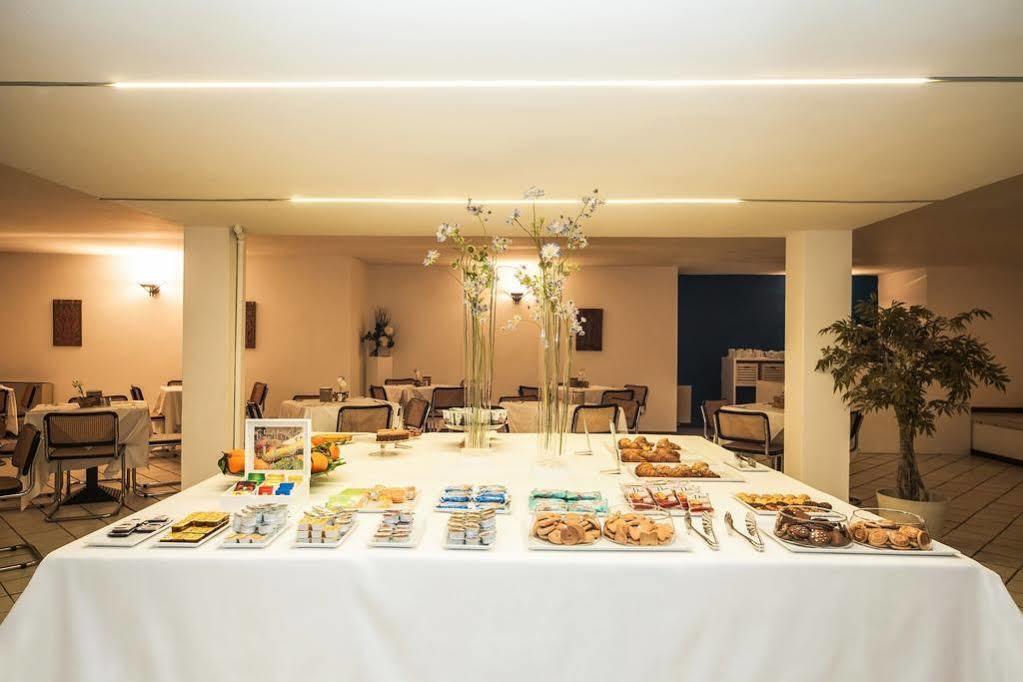 Park Hotel Residence Крема Экстерьер фото